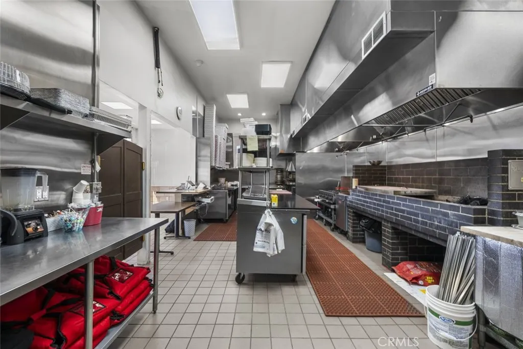 Additional image 58 of 12061 Strathern Street, North Hollywood, CA 91605