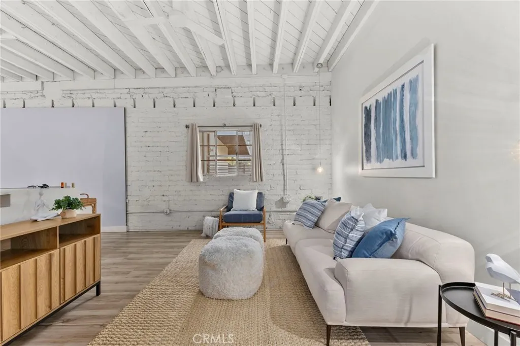 Additional image 43 of 941 W Hawthorn St Unit 9, San Diego, CA 92101