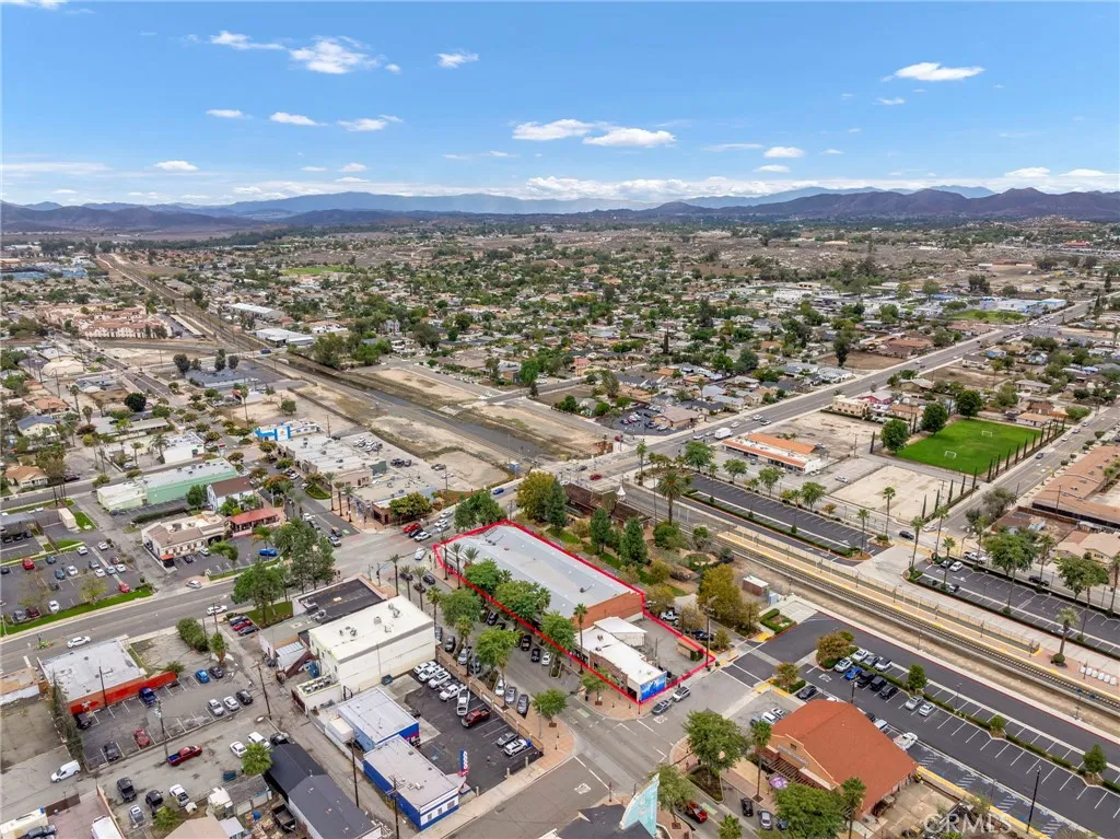 Additional image 22 of 318 S D St, Perris, CA 92570