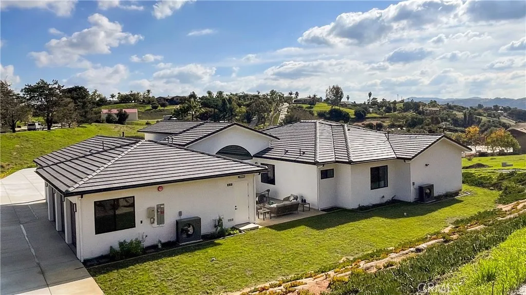 Additional image 4 of 2027 Via Monserate, Fallbrook, CA 92028