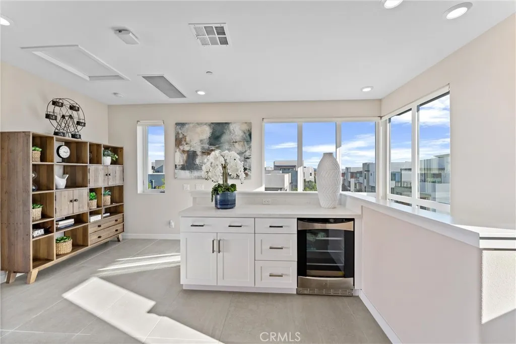 Additional image 38 of 419 Transport, Tustin, CA 92782