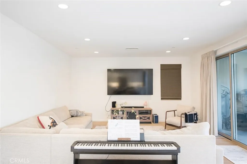 Additional image 51 of 279 Barnes Rd, Tustin, CA 92782