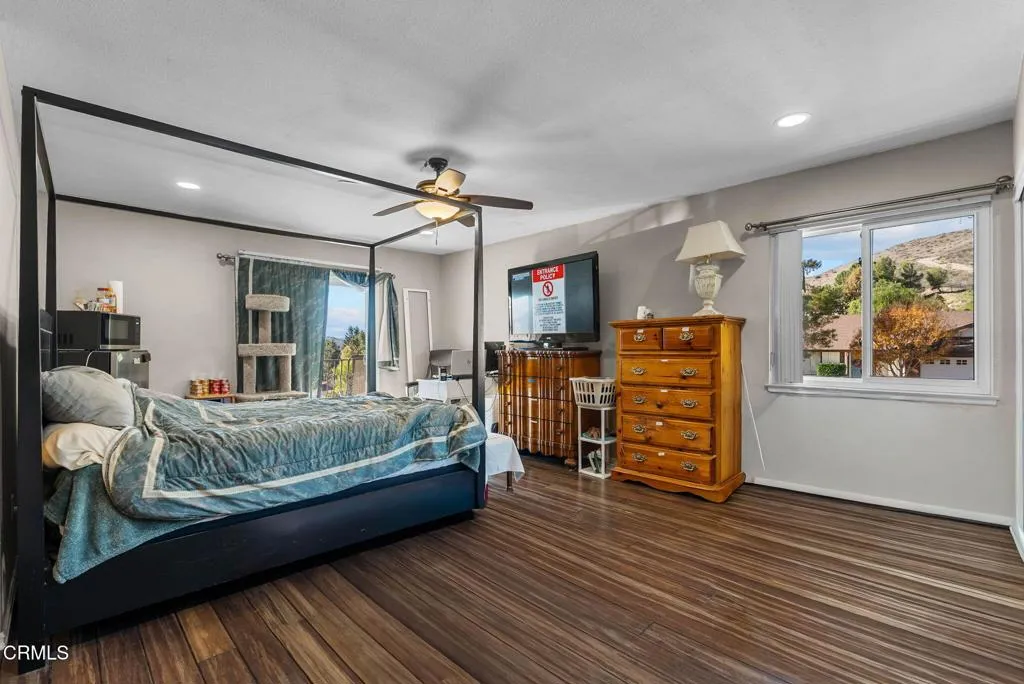 Additional image 29 of 16833 Nearview Dr, Canyon Country, CA 91387