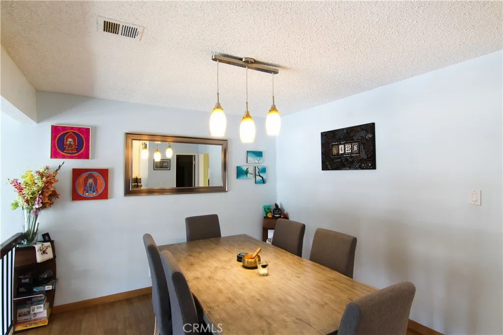 Additional image 5 of 18425 Saticoy Street Unit 4, Reseda, CA 91335