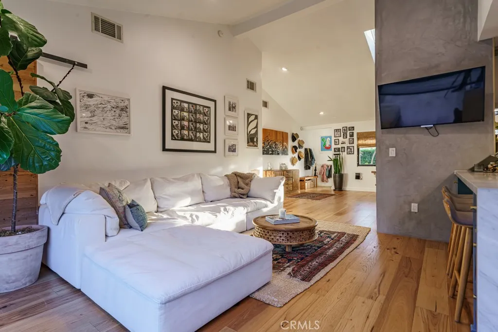 Additional image 106 of 704 Valita St, Venice, CA 90291