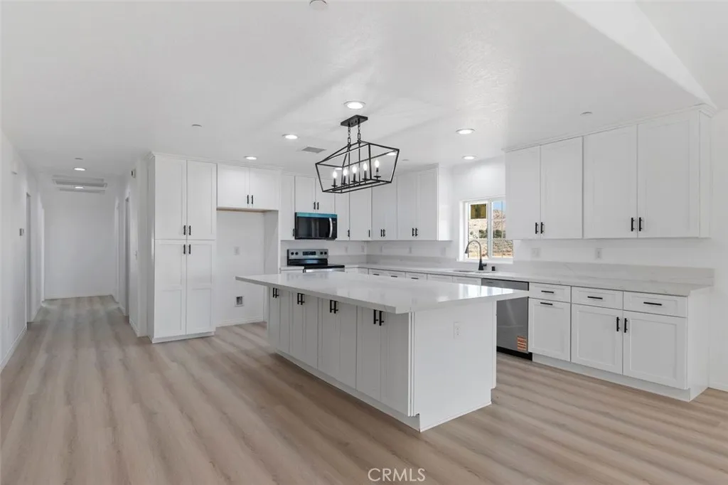 Additional image 32 of 16925 Nanticoke, Apple Valley, CA 92307