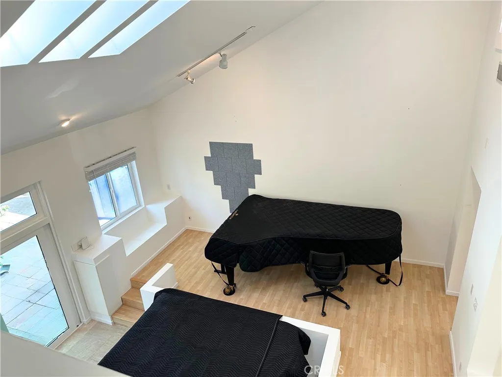 Additional image 11 of 22037 Ybarra, Woodland Hills, CA 91364