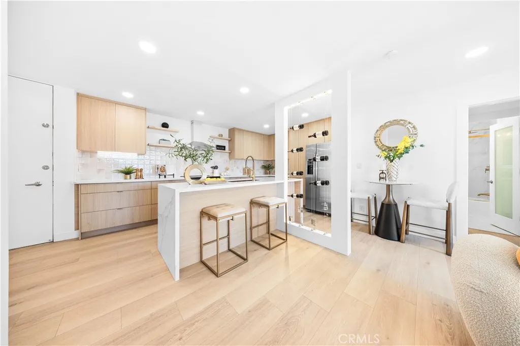 Additional image 8 of 1550 N Laurel Avenue N Unit 203, Los Angeles, CA 90046