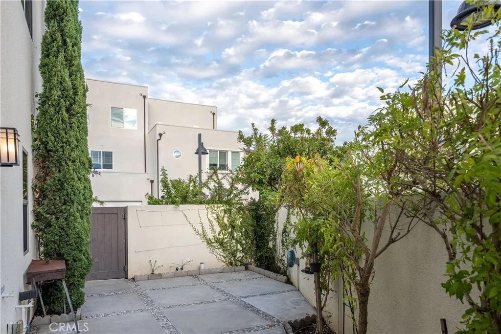 Additional image 57 of 177 Frame, Irvine, CA 92618