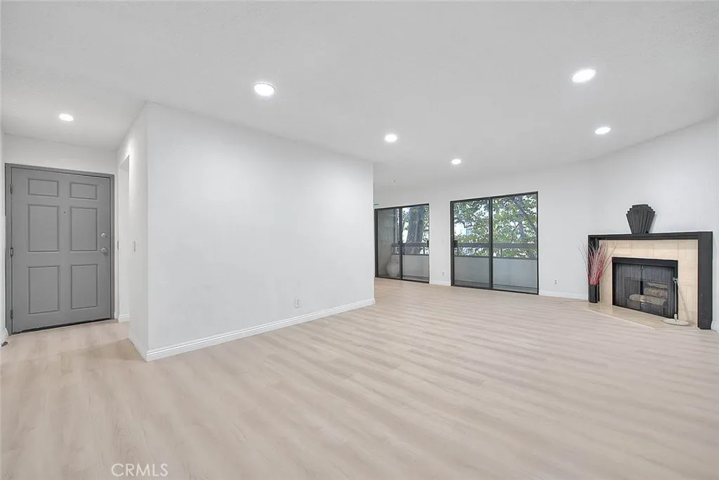 Additional image 39 of 460 Oak Street Unit 201, Glendale, CA 91204