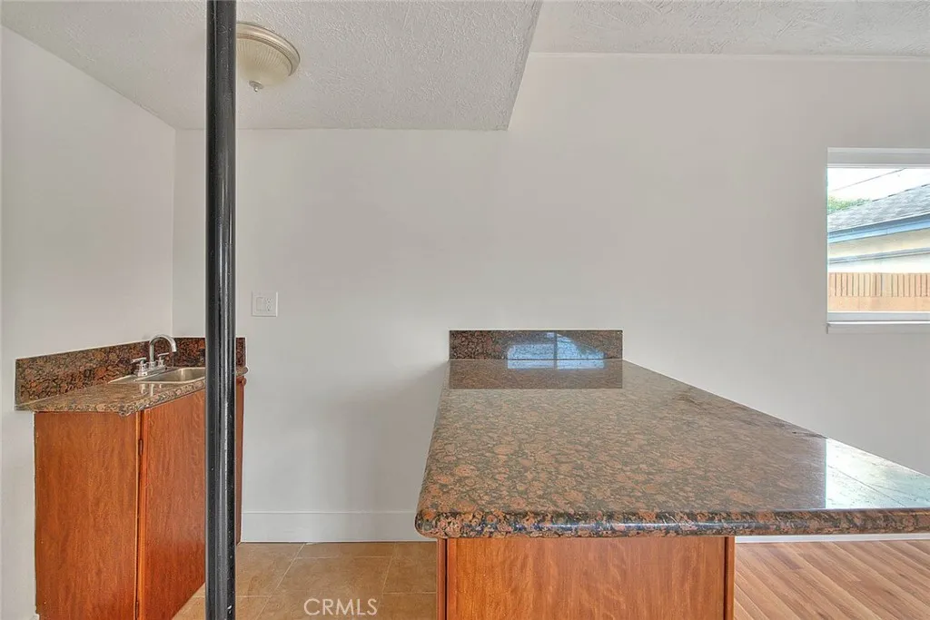 Additional image 36 of 547 W 106th St, Los Angeles, CA 90044