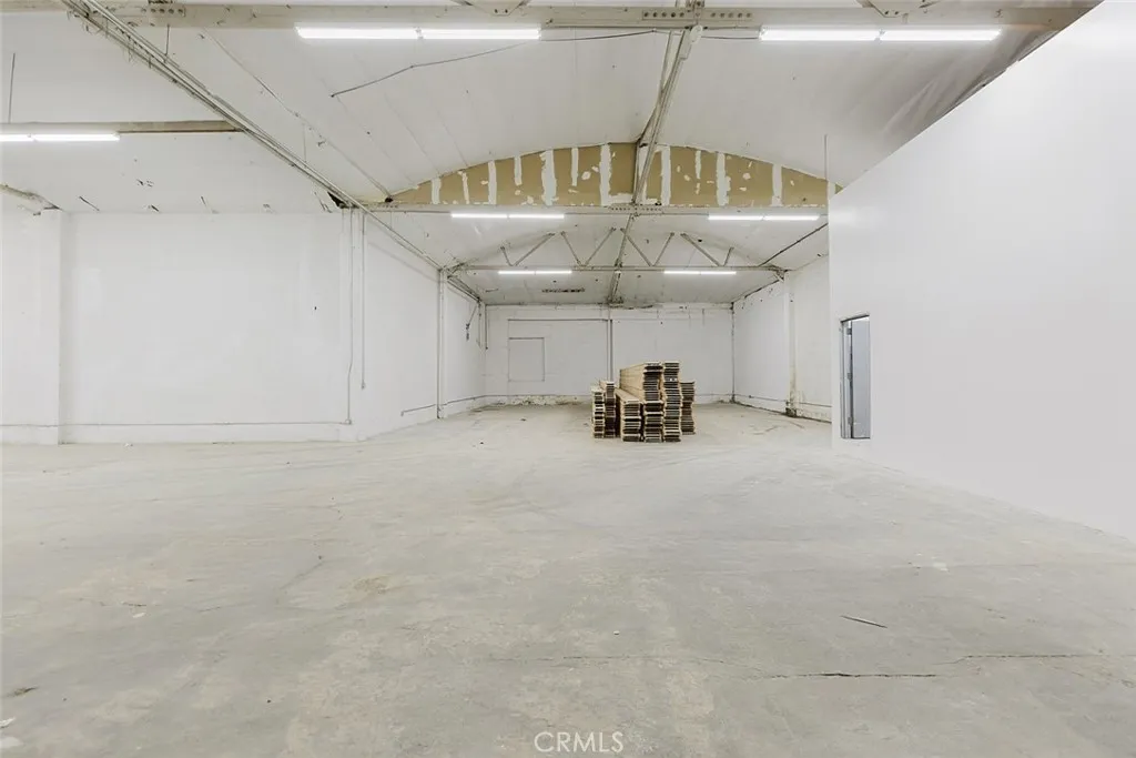 Additional image 34 of 965 E 31st Street, Los Angeles, CA 90011