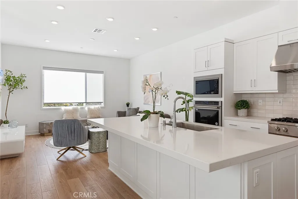 Additional image 117 of 408 Treble, Irvine, CA 92618