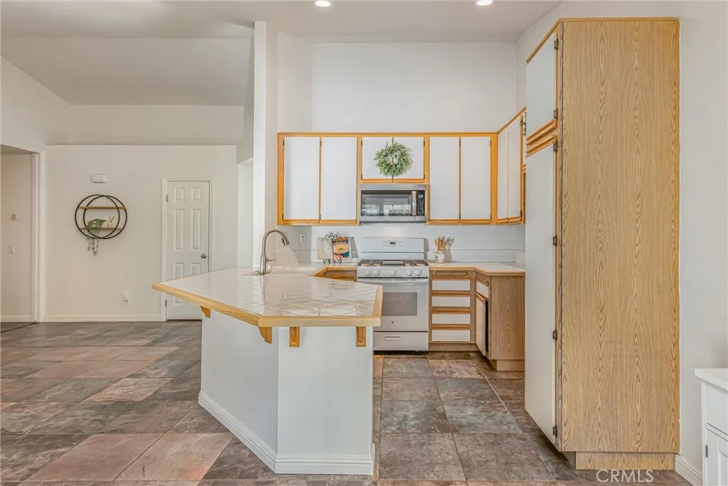 Additional image 15 of 28630 Newcastle Rd, Highland, CA 92346