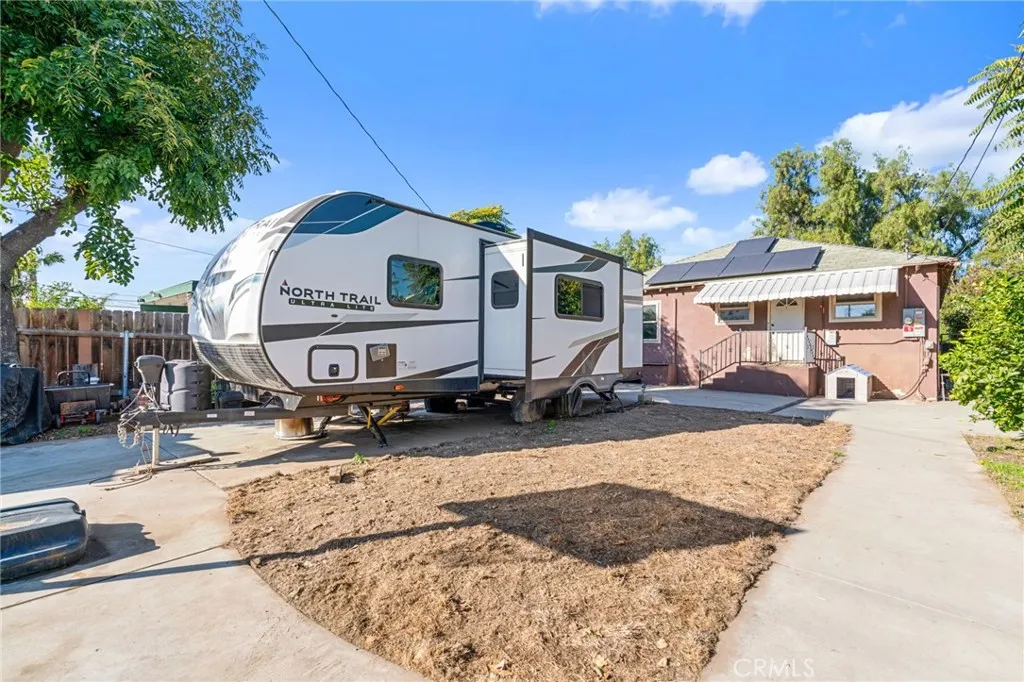 516 E Sunkist St, Ontario, CA 91761