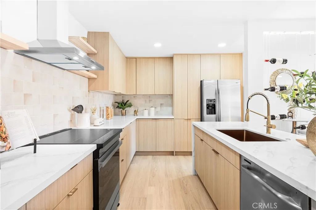 Additional image 12 of 1550 N Laurel Avenue N Unit 203, Los Angeles, CA 90046