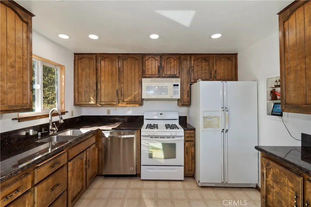 Additional image 48 of 27721 St Bernard Lane, Lake Arrowhead, CA 92352