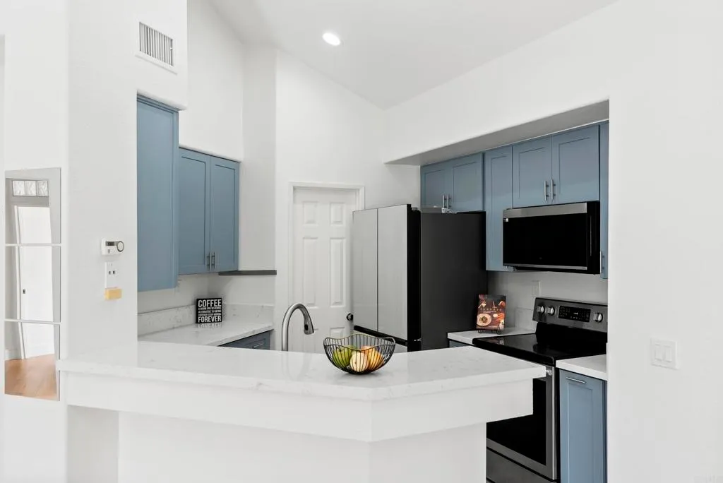 Additional image 38 of 7215 Calabria Ct Unit 74, San Diego, CA 92122