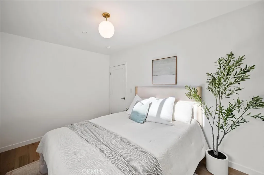 Additional image 76 of 14328 Emelita Street, Sherman Oaks, CA 91401