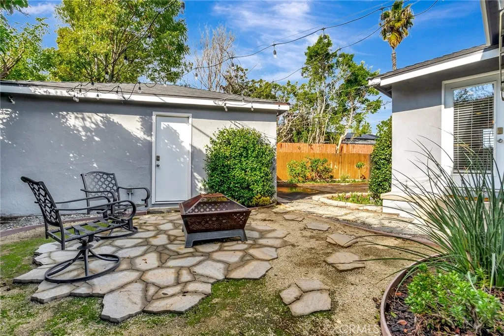 Additional image 85 of 17232 Elkwood St, Lake Balboa, CA 91406