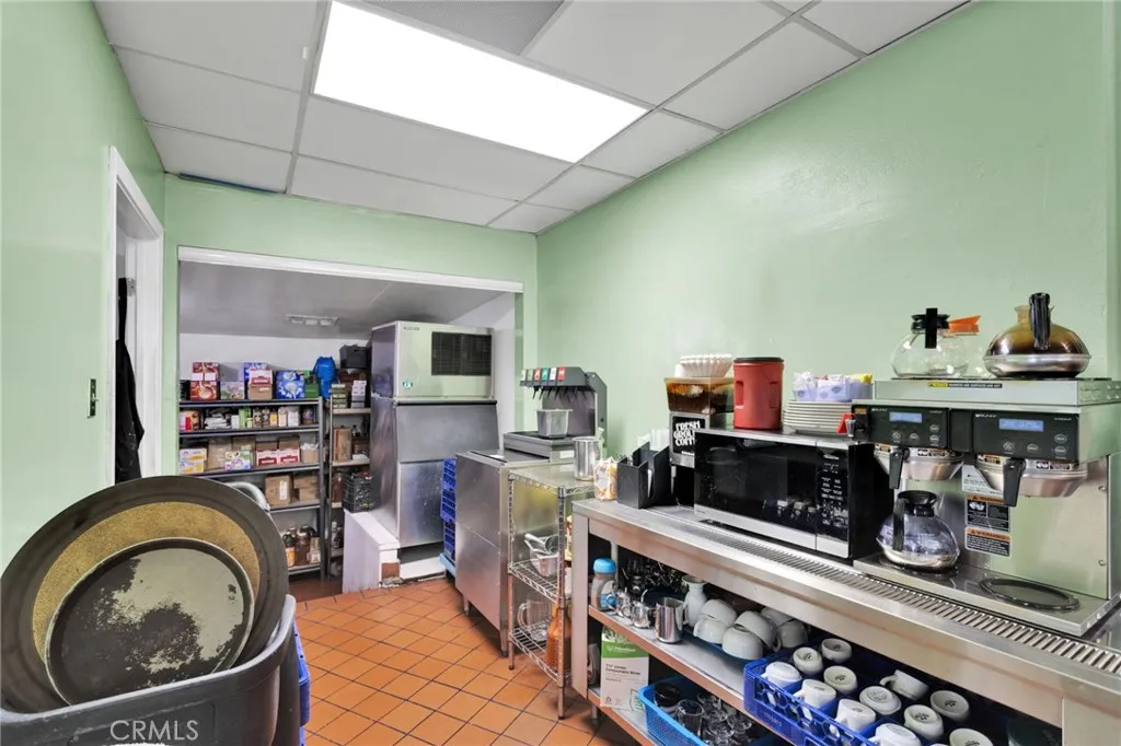 Additional image 63 of 14096 Green Tree Boulevard, Victorville, CA 92395