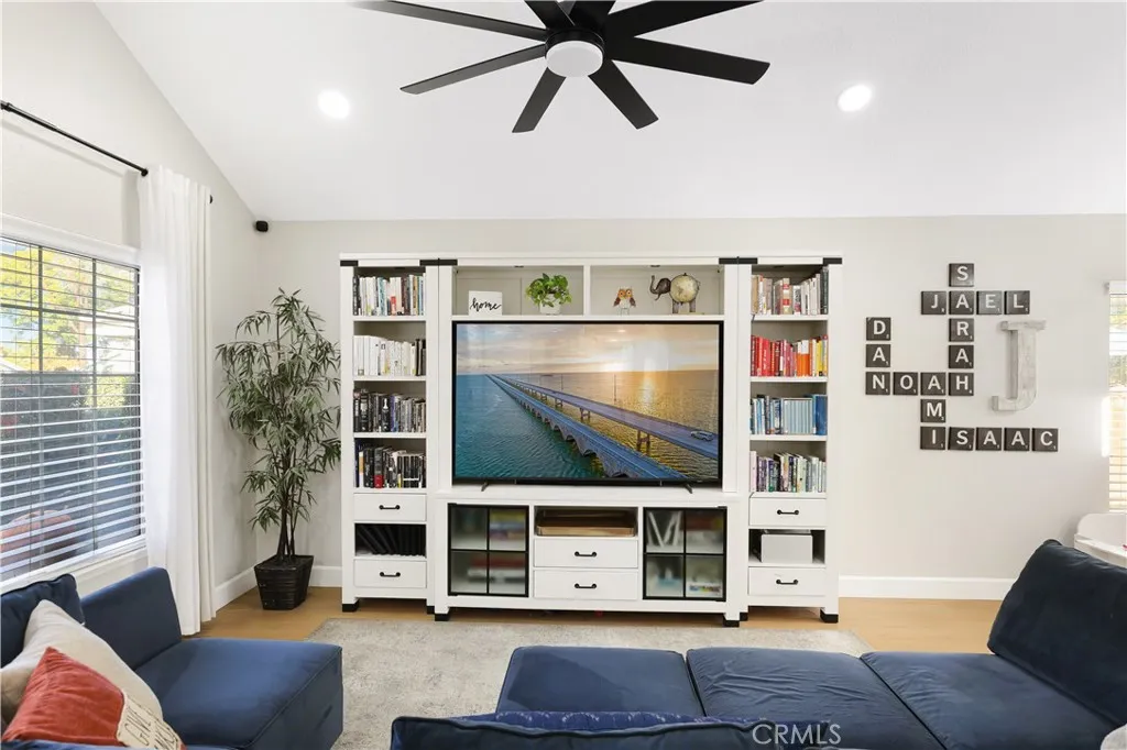 Additional image 23 of 310 Hartford Cir, Redlands, CA 92374