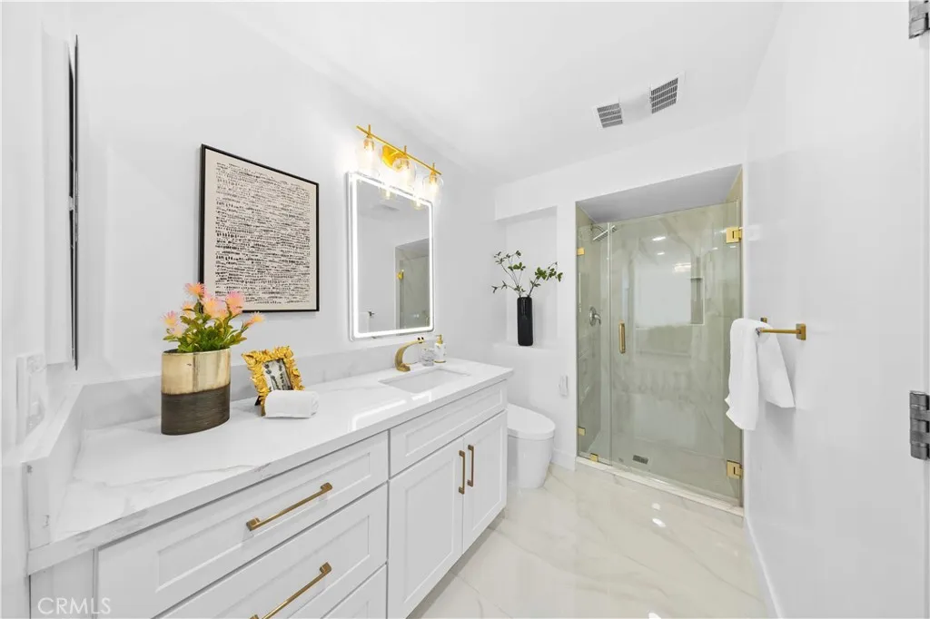 Additional image 23 of 1550 N Laurel Avenue N Unit 203, Los Angeles, CA 90046