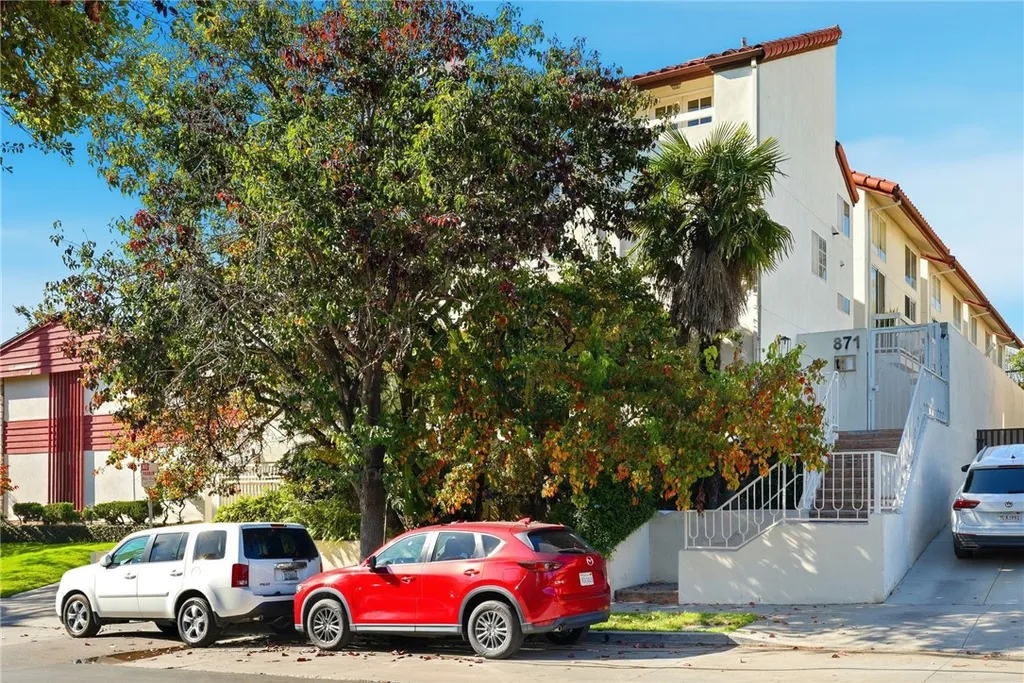 Additional image 3 of 871 S Lucerne Blvd Unit 2, Los Angeles, CA 90005