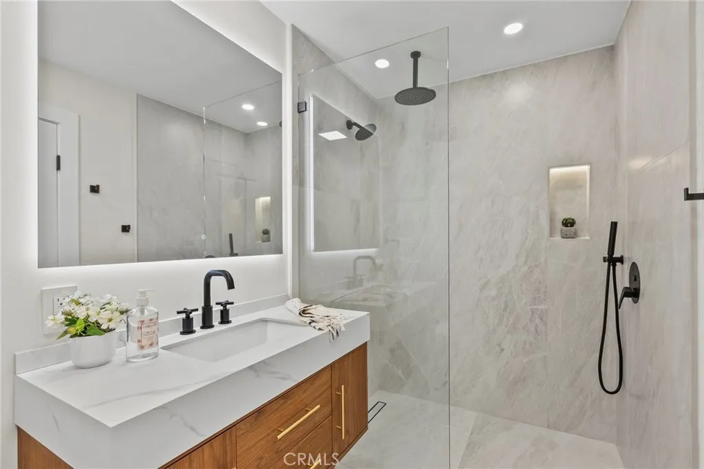 Additional image 38 of 2928 11th St, Los Angeles, CA 90018