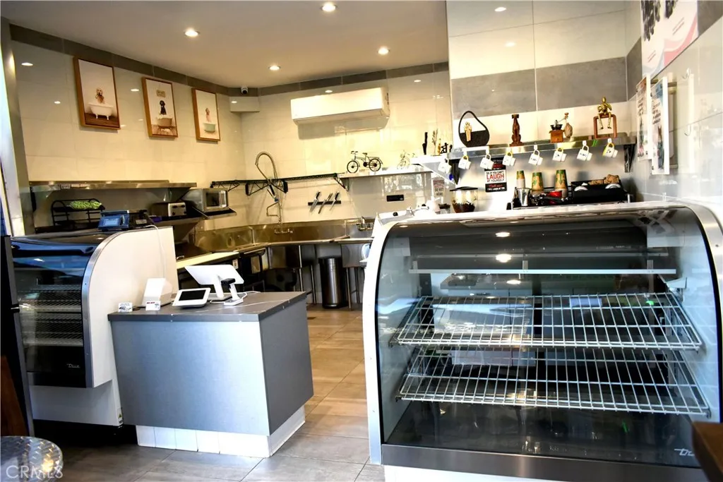 Additional image 21 of 453 S Glenoaks Boulevard, Burbank, CA 91502