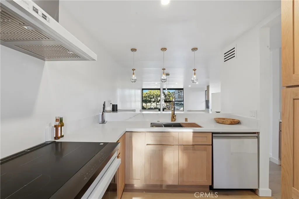 Additional image 44 of 8103 Marina Pacifica Dr N, Long Beach, CA 90803