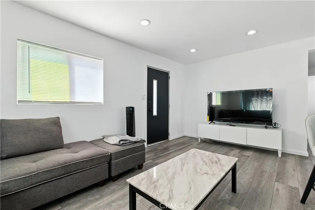 Additional image 2 of 1900 Artesia Blvd Unit 4, Torrance, CA 90504