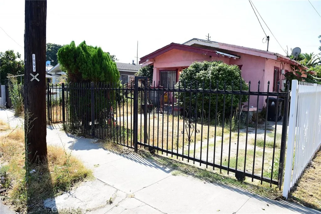 Additional image 3 of 142 W 58th St, Los Angeles, CA 90037