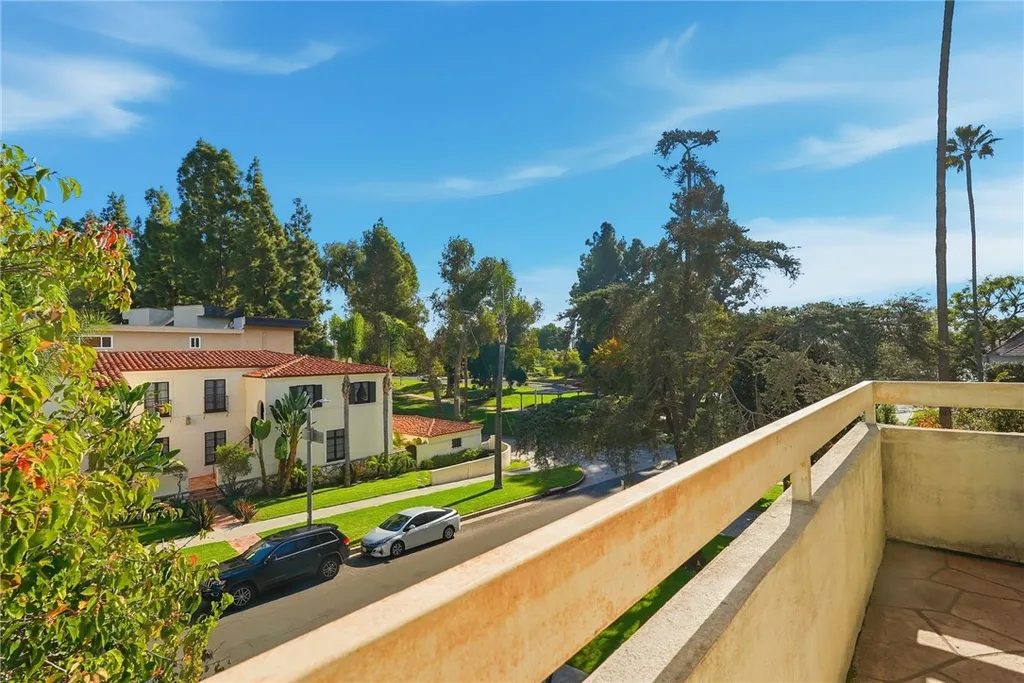 Additional image 28 of 871 S Lucerne Blvd Unit 2, Los Angeles, CA 90005