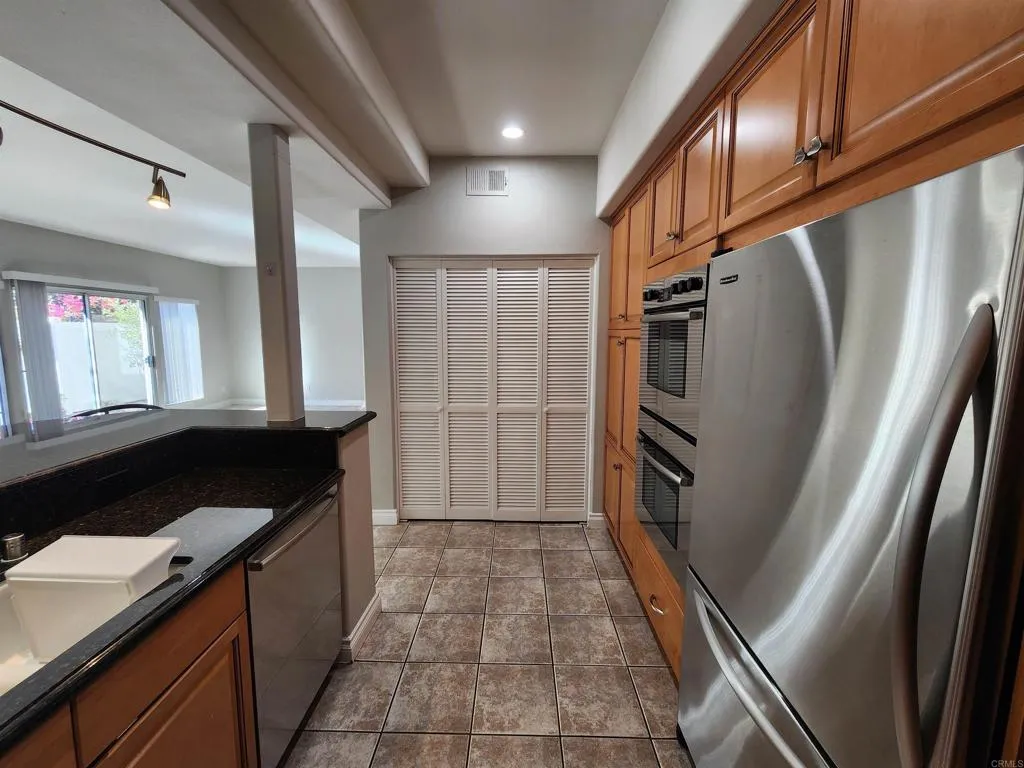 Additional image 52 of 8597 Via Mallorca Unit F, La Jolla, CA 92037