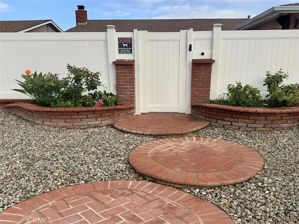 Additional image 33 of 24305 Wabuska St, Newhall, CA 91321