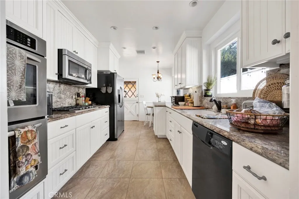 Additional image 11 of 695 Glenmore Boulevard, Glendale, CA 91206