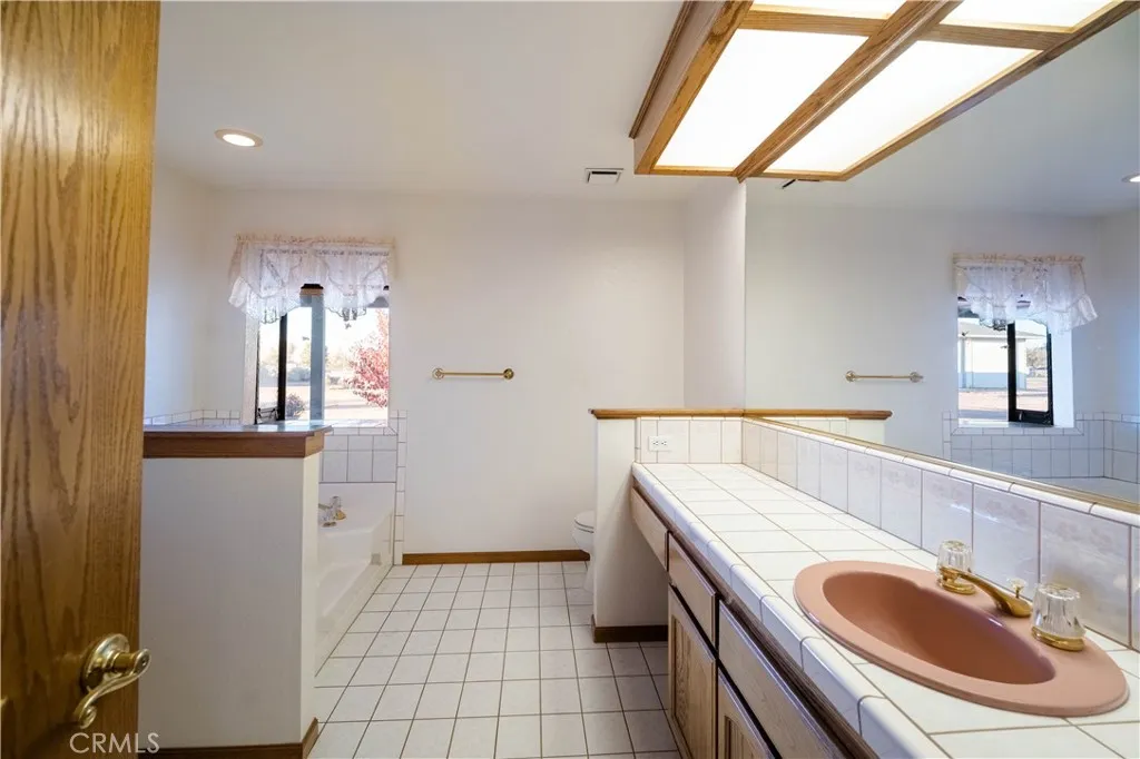 Additional image 24 of 14032 Tioga Street, Oak Hills, CA 92344