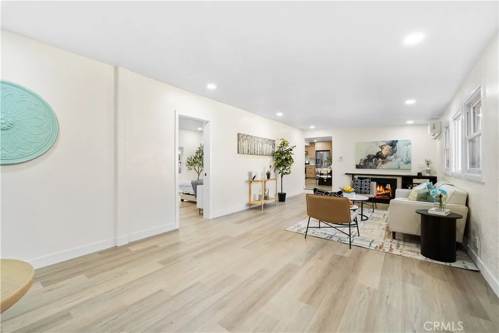 Additional image 3 of 713 Flower Ave, Venice, CA 90291