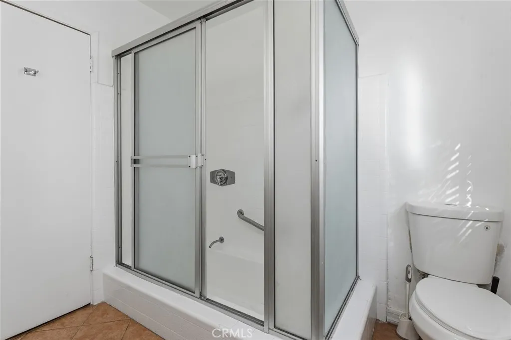 Additional image 25 of 22727 Collins, Woodland Hills, CA 91367