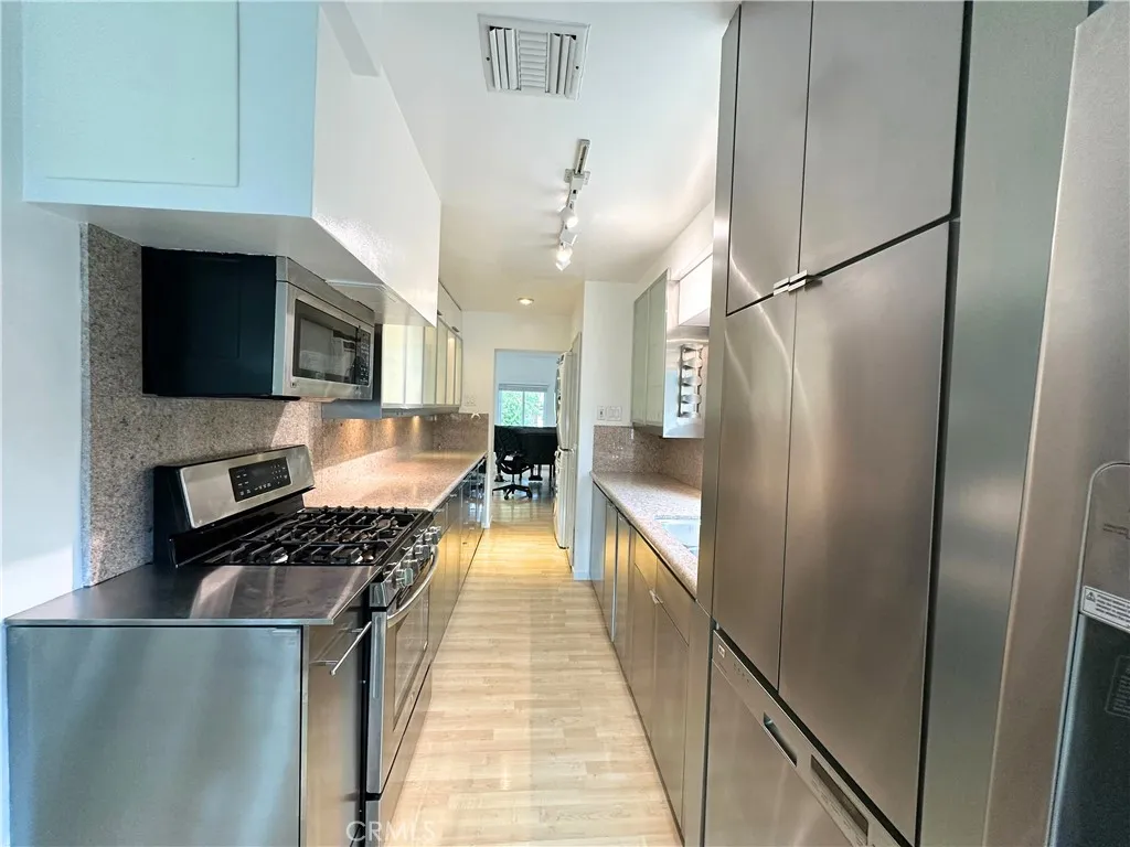 Additional image 15 of 22037 Ybarra, Woodland Hills, CA 91364