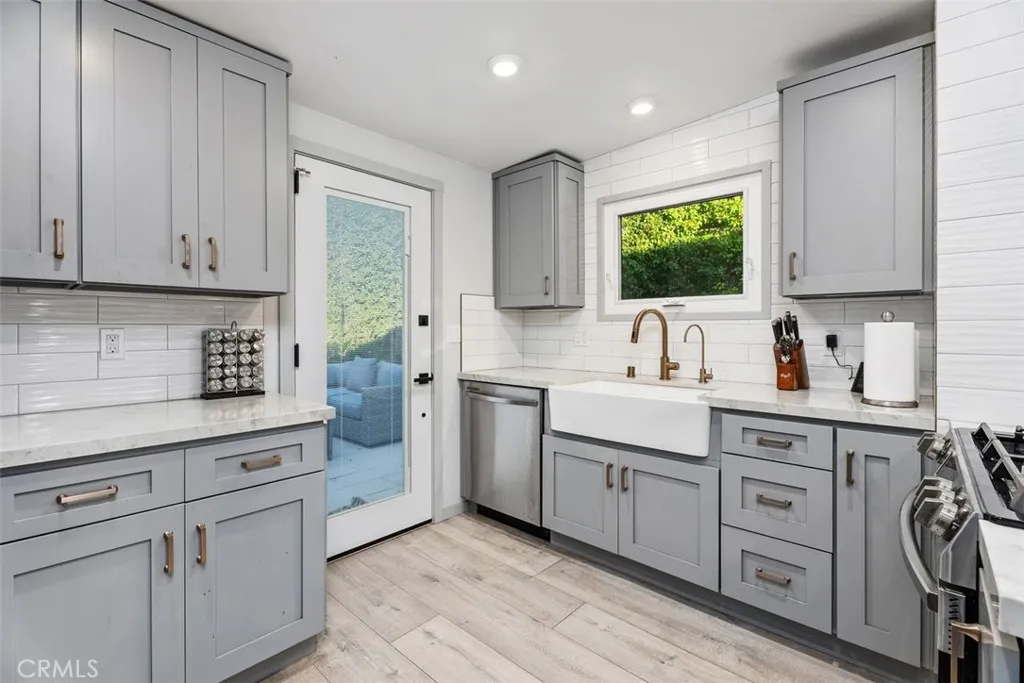 Additional image 10 of 414 Cypress Dr, Laguna Beach, CA 92651