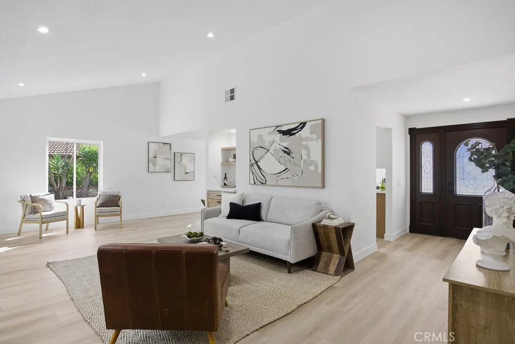 Additional image 5 of 1069 Belleza Street, Camarillo, CA 93012