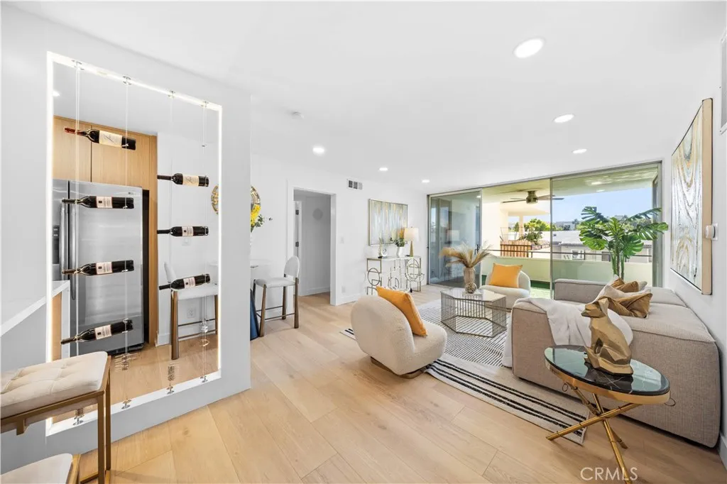 Additional image 63 of 1550 N Laurel Avenue N Unit 203, Los Angeles, CA 90046