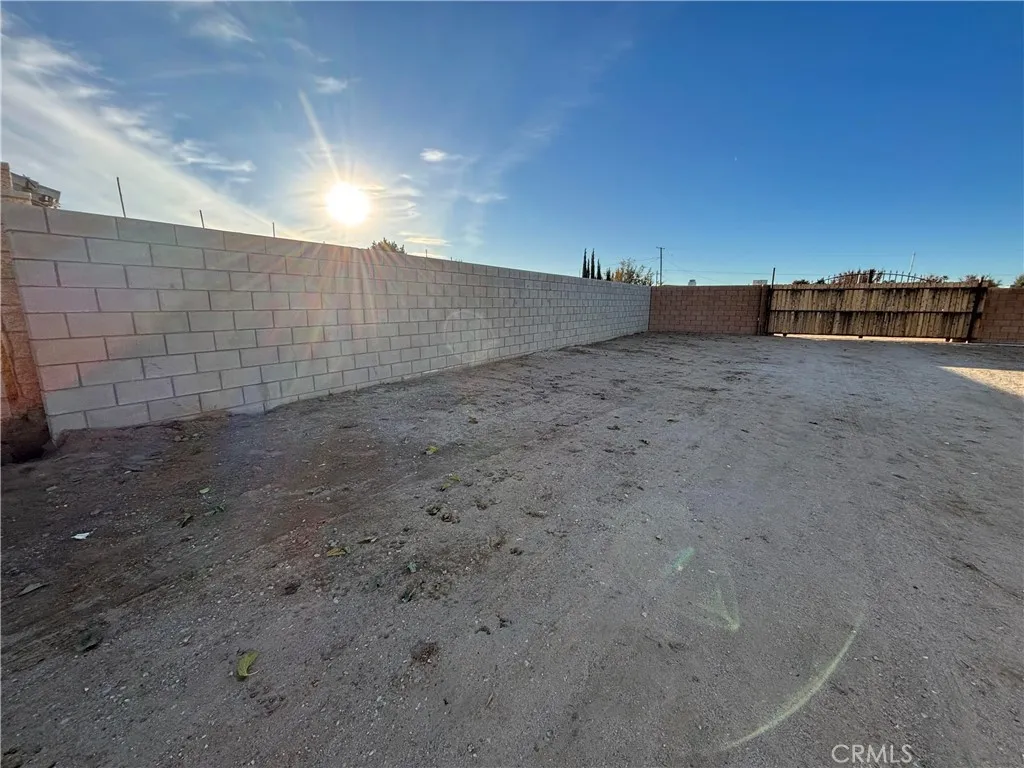 15137 Luna Road, Victorville, CA 92392