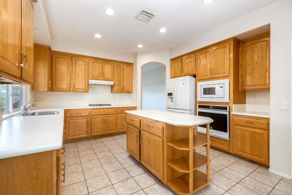 Additional image 41 of 1039 Camino Miel, Chula Vista, CA 91910