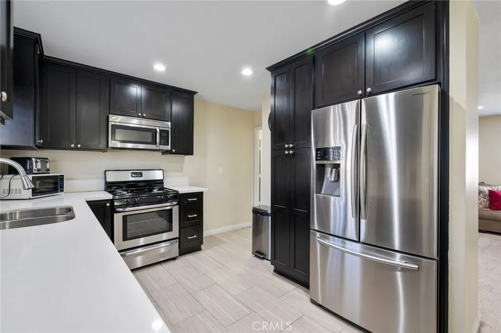 Additional image 31 of 857 E 109th Pl, Los Angeles, CA 90059