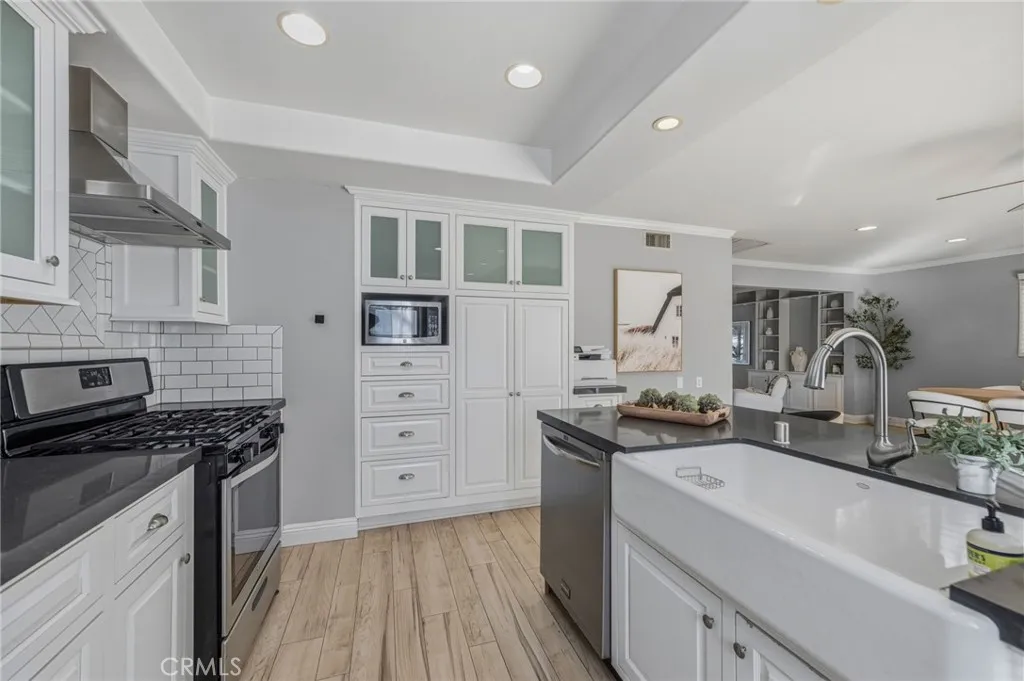 Additional image 62 of 23010 Hartland, West Hills, CA 91307