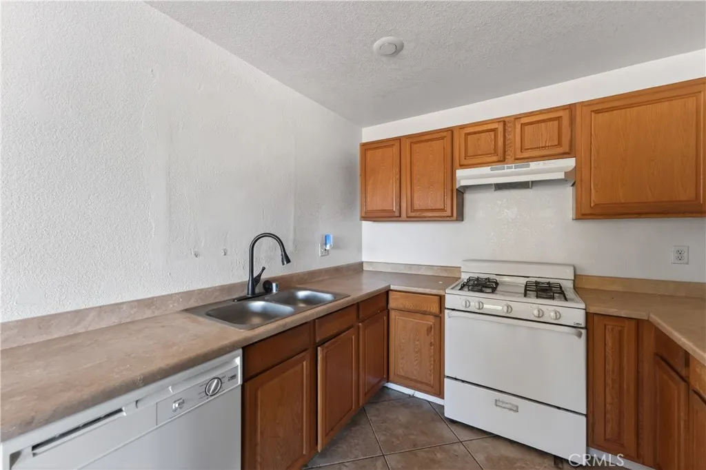 Additional image 15 of 15254 Las Piedras Drive, Victorville, CA 92395