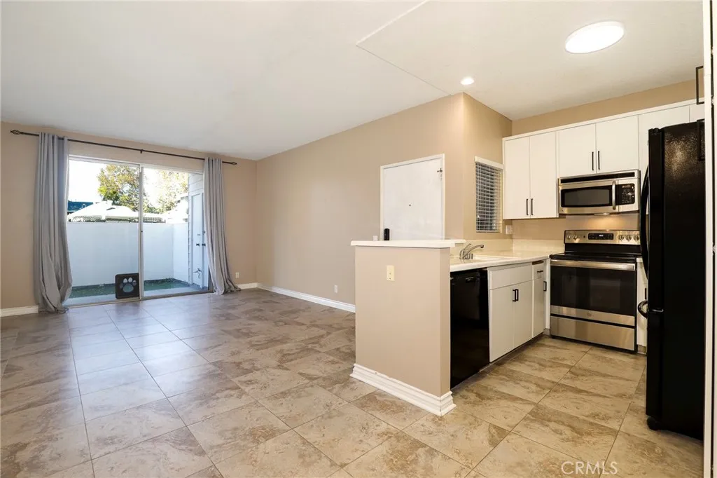 Additional image 9 of 27614 Susan Beth Way Unit F, Saugus, CA 91350